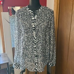 White House Black Market Monochrome Floral Top